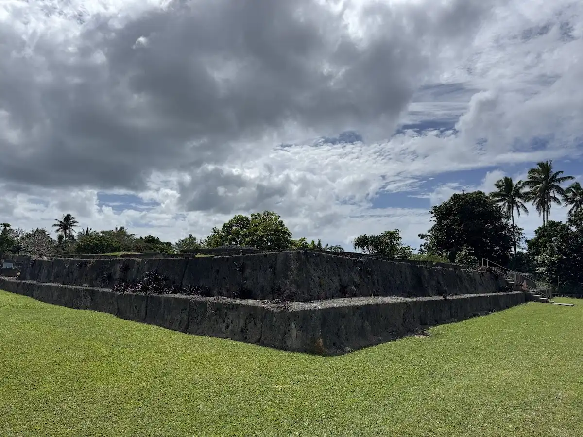 tonga-attraction-ancient-royal-tombs-of-lapaha