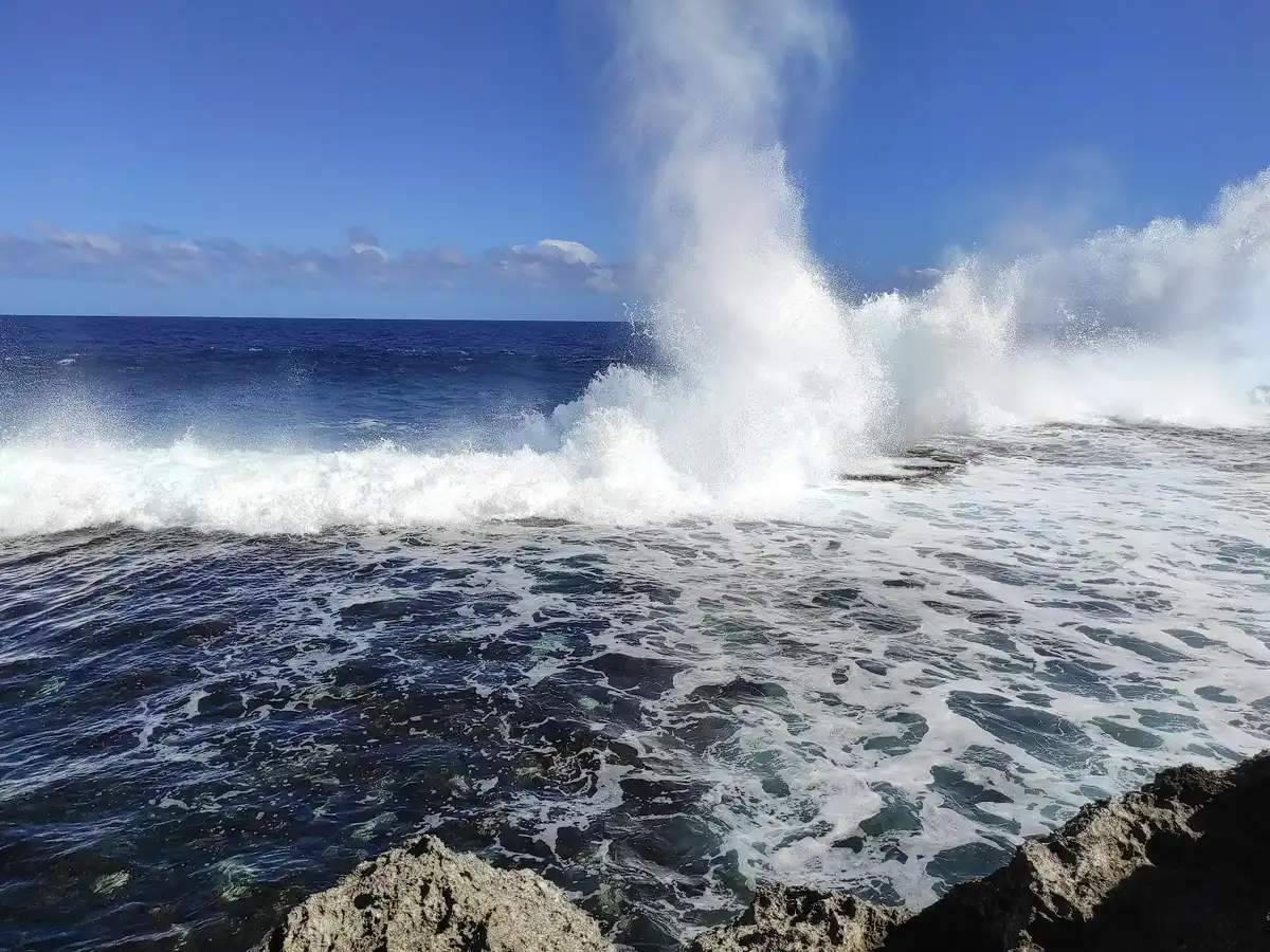 tonga-unique-site-tonga-blowholes