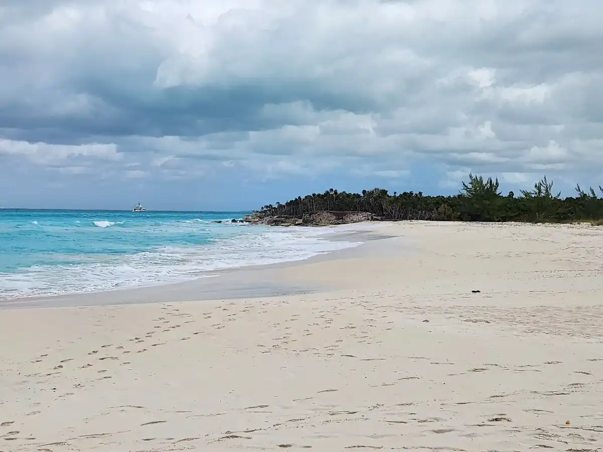 turks-and-caicos-islands-hike-half-moon-bay-trail