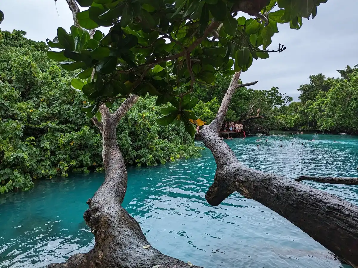vanuatu-beach-blue-lagoon-beach
