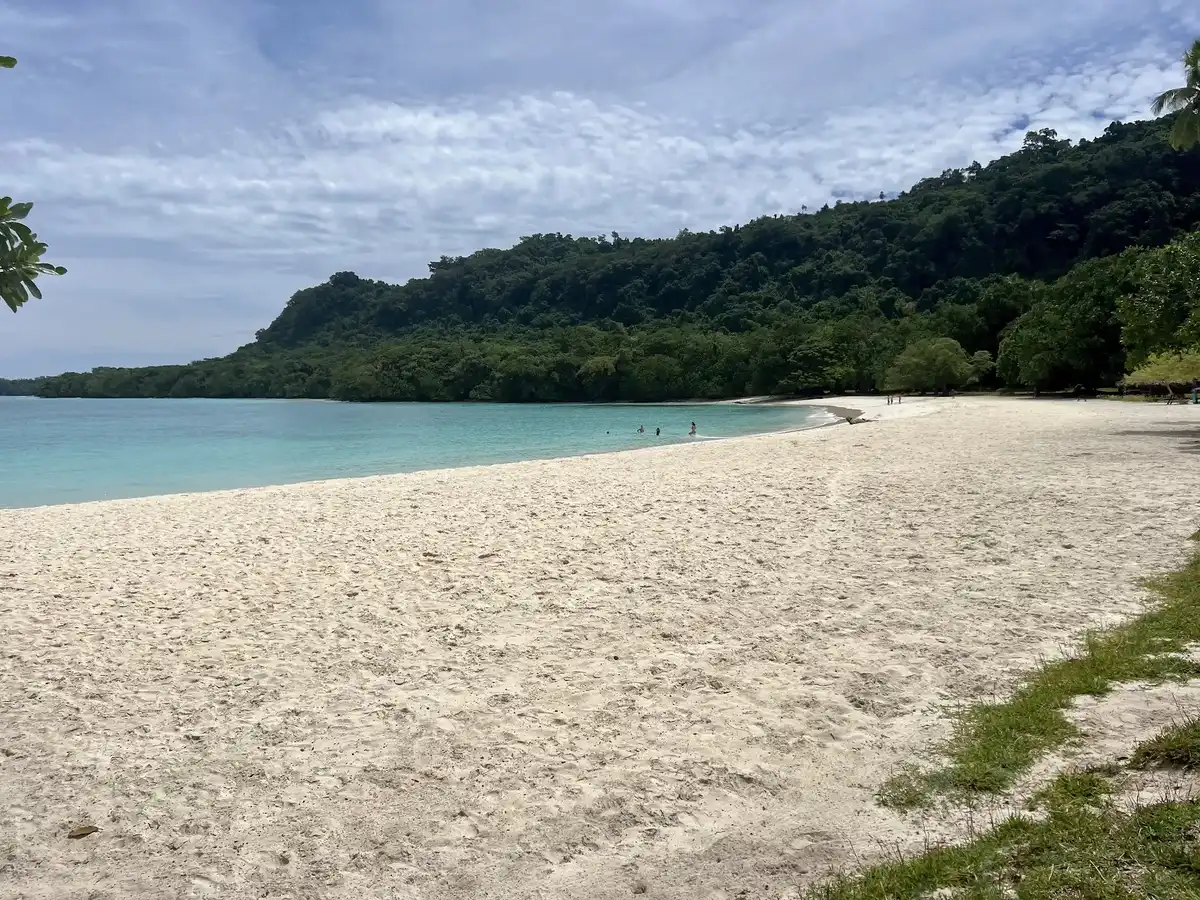 vanuatu-beach-champagne-beach