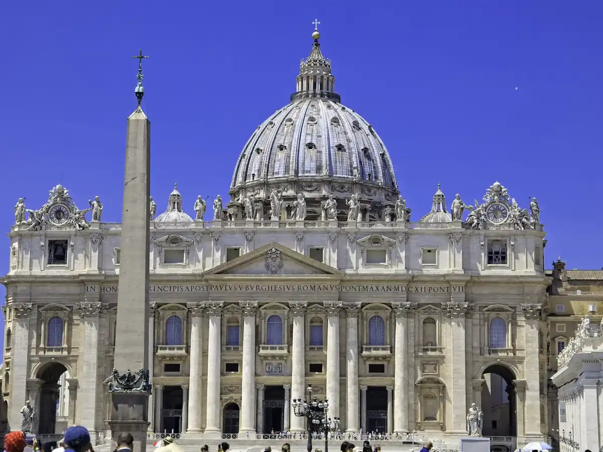vatican-city-state-unique-site-papal-crypts
