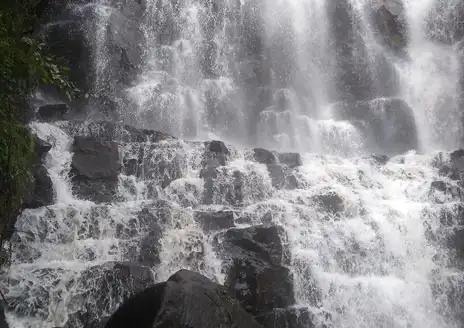 Karera Waterfalls Trail
