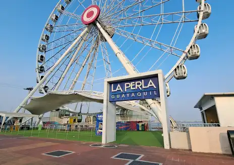 Malecón 2000 and La Perla Ferris Wheel