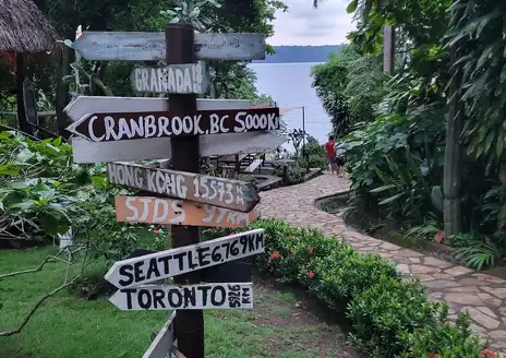 Laguna de Apoyo Miradors and Lakeside Day Clubs