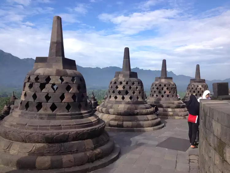 Backpacking in architecture